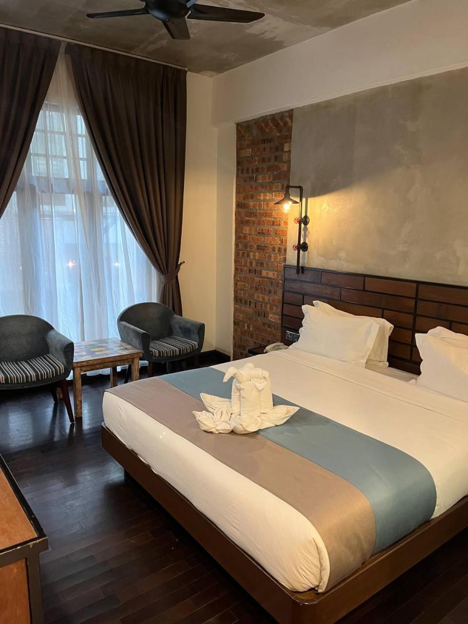 Hotel Treasures And